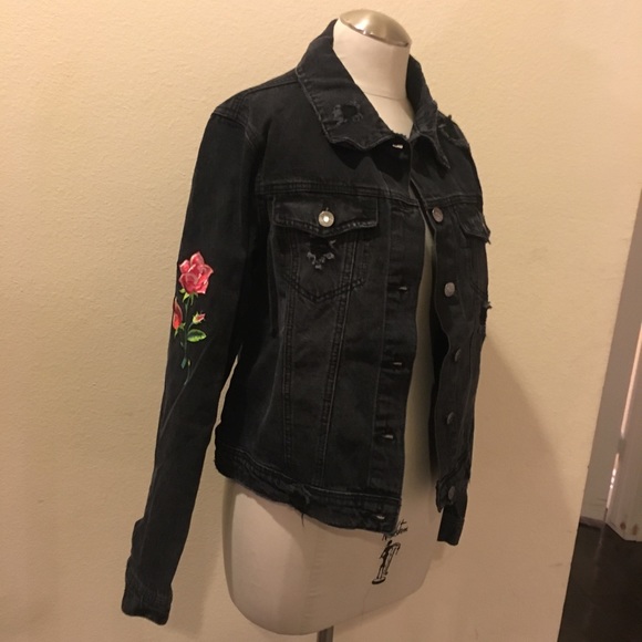 2xHOST PICK✨Distressed jeans jacket w/ embroidery✨ - Picture 5 of 7